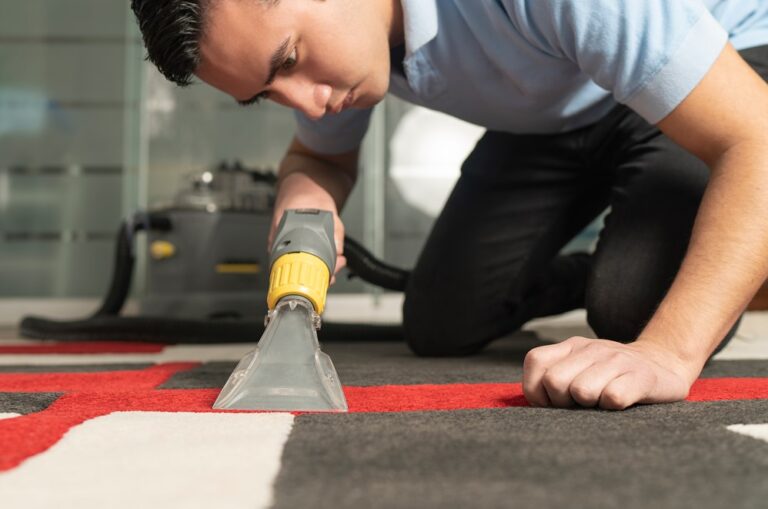 Aproveite o novo ano para fazer a sua limpeza de carpete, estofado, limpeza pós obra, limpeza em altura, para seu ambiente corporativo, deixando-o em  ordem para 2023