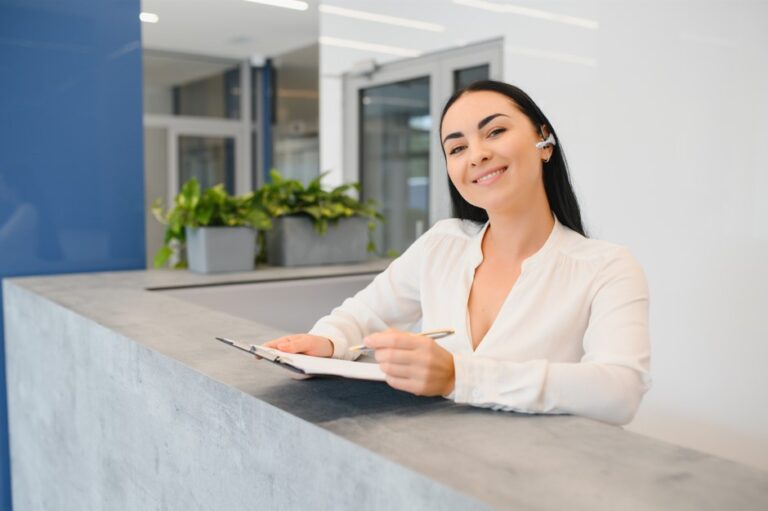 Treinamento para recepcionista: 8 dicas para um atendimento impecável